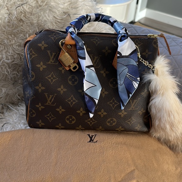 Hí selling my LV  speedy 25 just worn once,It’s cute and timeless bag 💼 - Picture 5 of 9